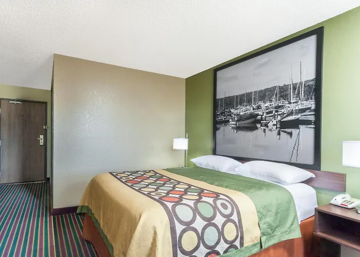 Super 8 By Wyndham Bath Hammondsport Area