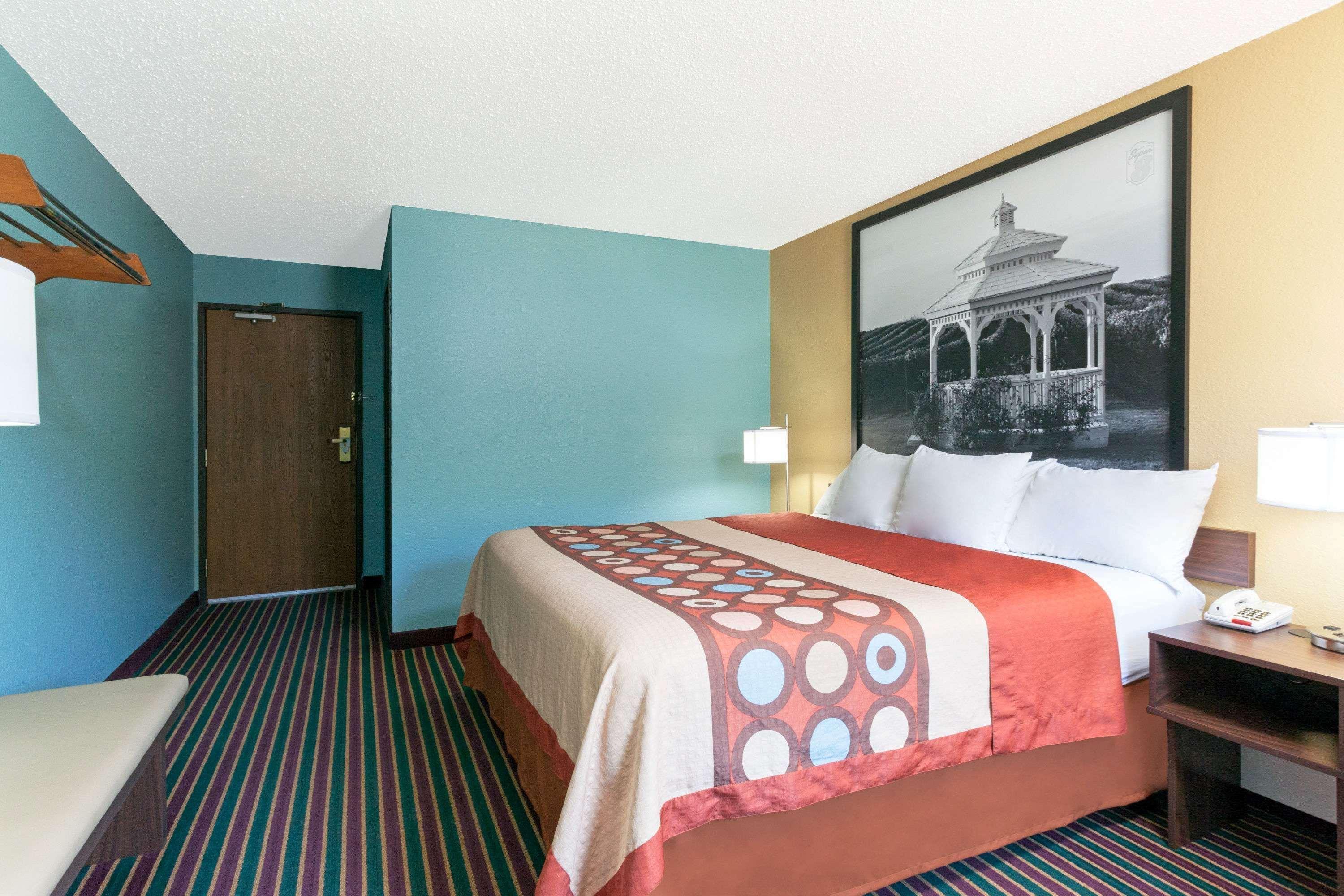 Super 8 By Wyndham Hammondsport Area 2*