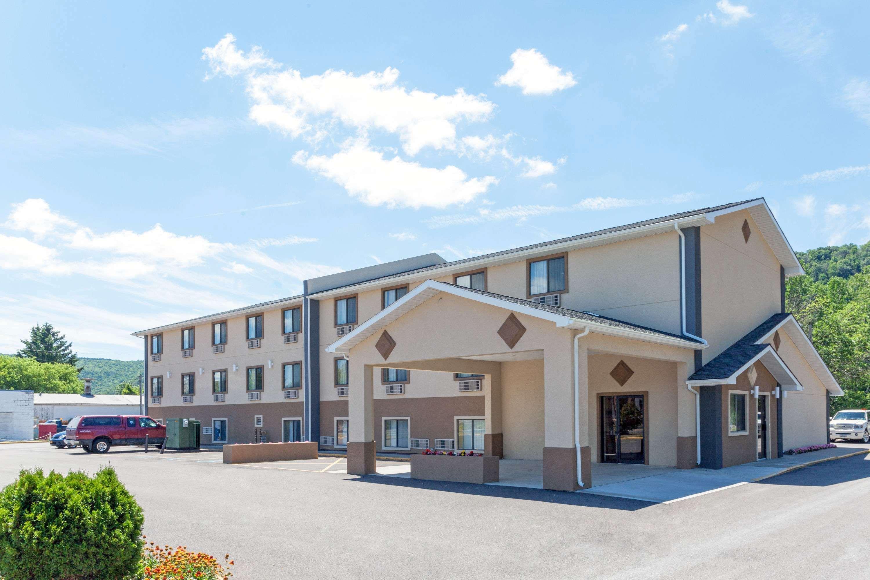 Super 8 By Wyndham Hammondsport Area