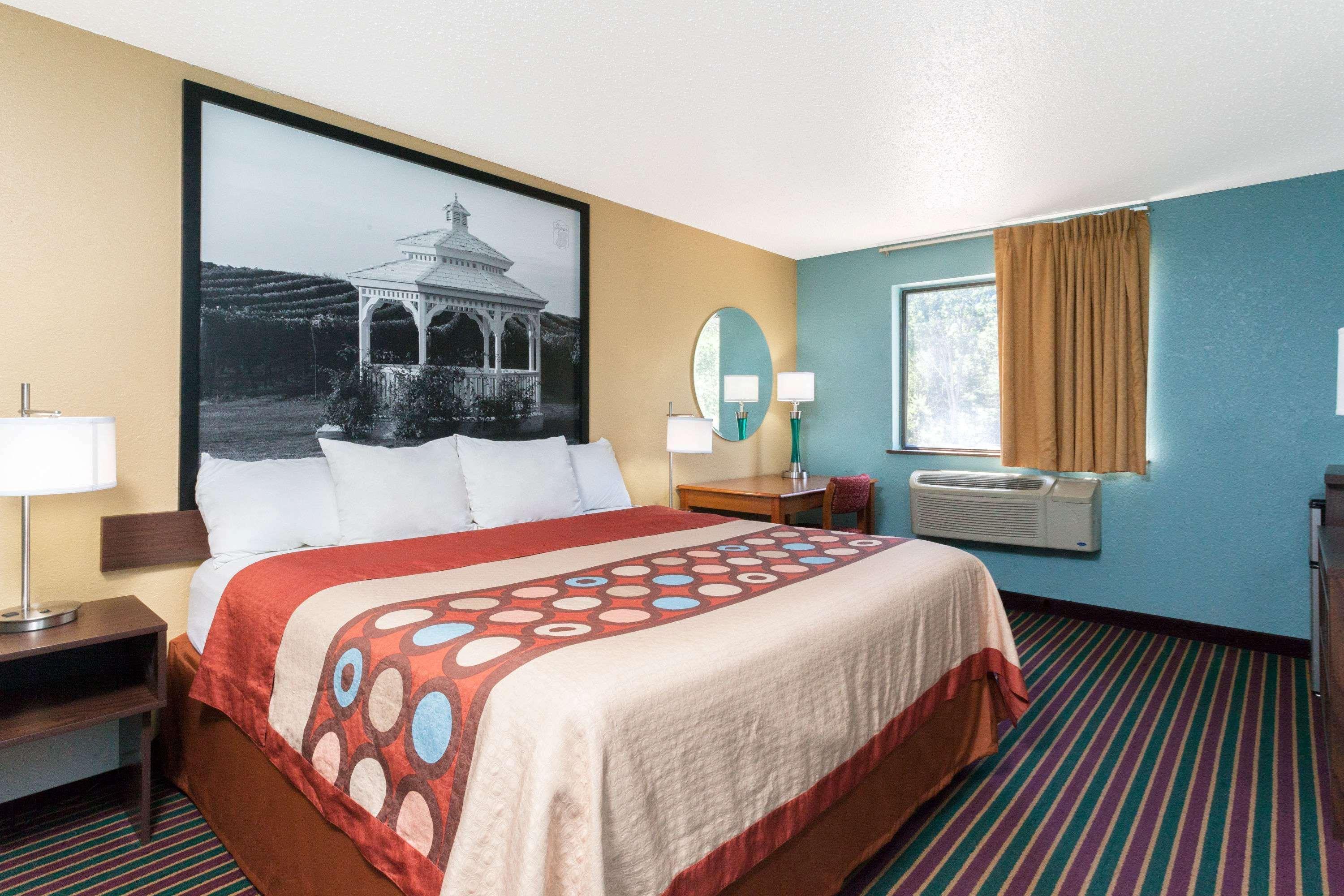 Super 8 By Wyndham Hammondsport Area